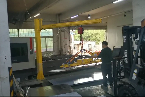 省力臂上料機(jī)